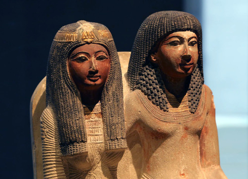 19th dynasty seated figure of the priest Neye and his mother Mutnofret, 1250 BC