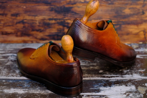 dandyshoecare: Alexander Nurulaeff in exclusive for “Löf 6 Tung”.You can buy t