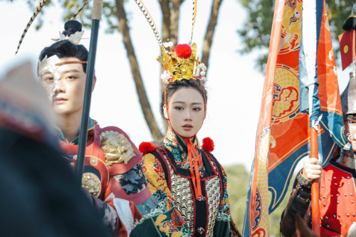 chinese armor and hanfu for riding and archery for women via 木有东南枝