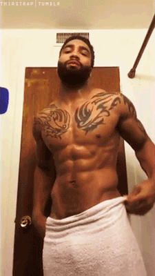 dwaynevideos:Click HERE for more pics &amp; videos of him