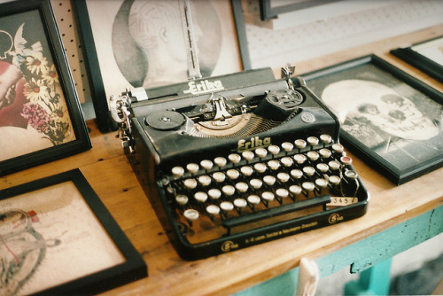 sinkling:  untitled by jeremiargh on Flickr. 
