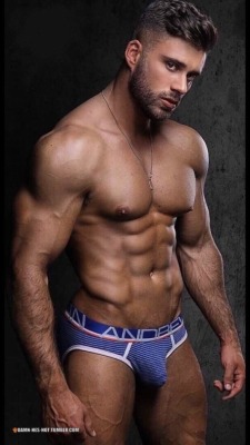 damn-hes-hot:  DAMN HE’S HOT! Follow for daily pics of hot men Instagram: https://instagram.com/damnheshot_69 Twitter: https://twitter.com/damn_hes_hot Tumblr: https://damn-hes-hot.tumblr.com