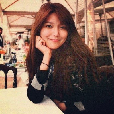 ultralight-beast:Sooyoung so pretty. *her smile brights my life, soon her birthday!