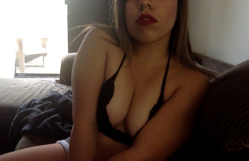 highnympho:  I like my boobies 🌷
