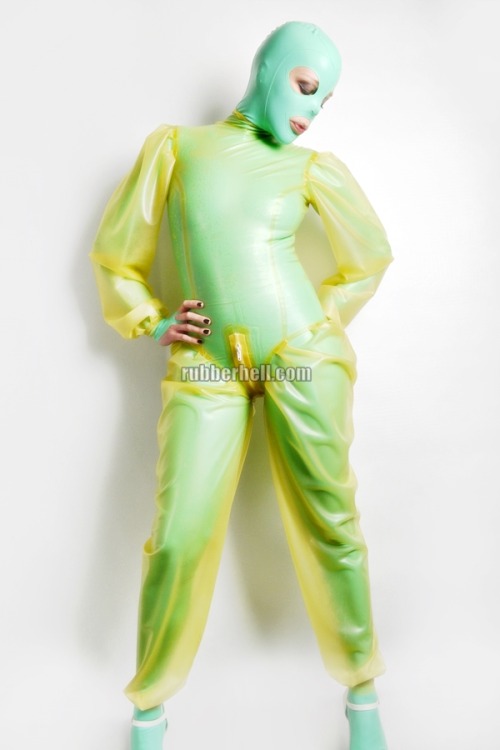 Me in pleasant transparent catsuit from www.latexvogue.com ;) Follow fetish model RubberTerra at www