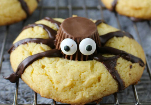 chastitytonight:Candy Corn TreatsSpider CookiesVampire Chocolate Mint BrowniesPumpkin Cookies