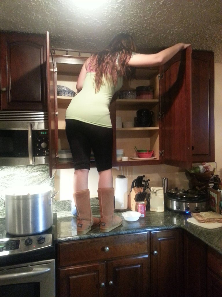 thebest-memes:  &ldquo;I’m too tall for this…&rdquo; 