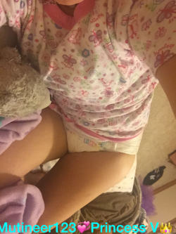 princessvlovesyou:  Beddy time 