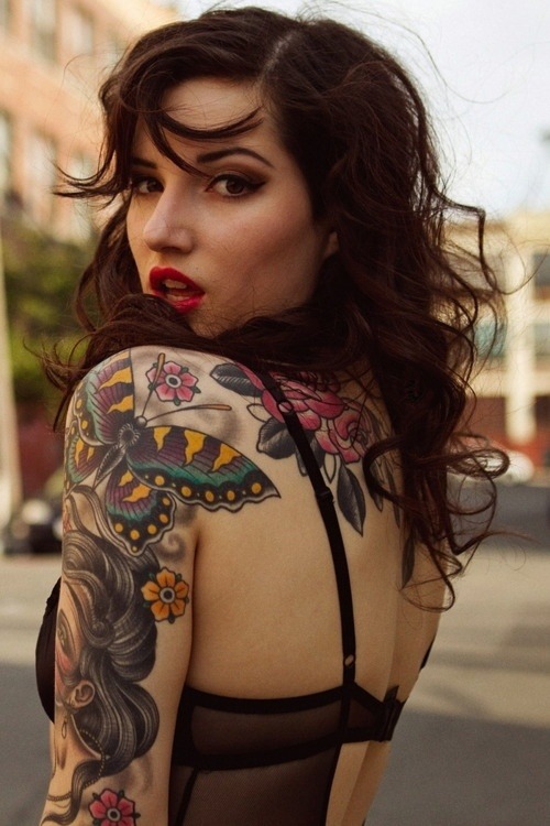 tattoed-babes:  inked babe