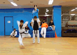 kellymagovern:  Na Tae-joo - Corkscrew hook kick [x] 