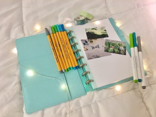 etoile-kid:getting a late start on my october spread