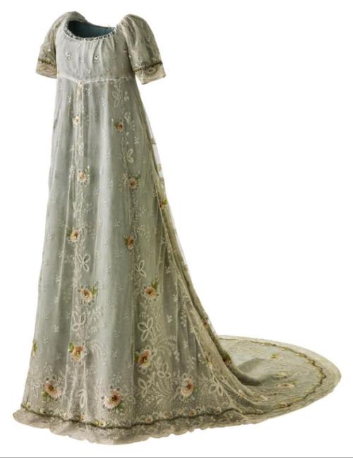 mimicofmodes:history-of-fashion:ab. 1804-1810 Court dress called “Joséphine” (Attributed to Jean-Fra