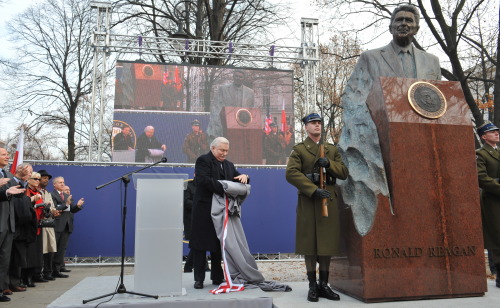 XXX Lech Walesa Unveils Reagan Statue in Warsaw photo