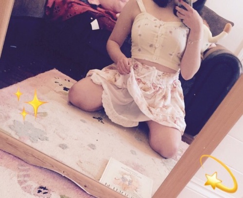 babyjennyren:  Playful baby 🐝