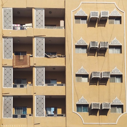vacilandoelmundo:Norwegian photographer Marianne Hope captures Doha’s geometric patterns in beautifu
