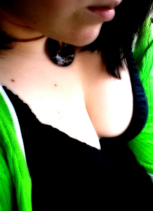 mr-mrs-insatiable:  I was tagged by the lovely and sweet gabriellacalmdown to post 6 pictures of myself that make me feel beautiful, so I picked a bunch that I liked and had Mr choose 6 of them. Hope you like them too! :D