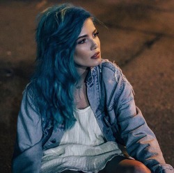 halsey93:  Halsey during her first tour with