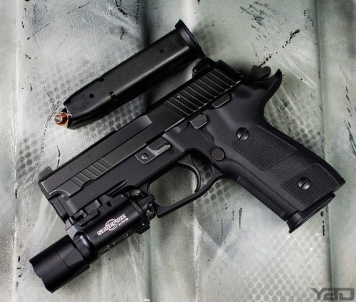 weaponslover:@sigsauerinc P229 Dark Elite - ©