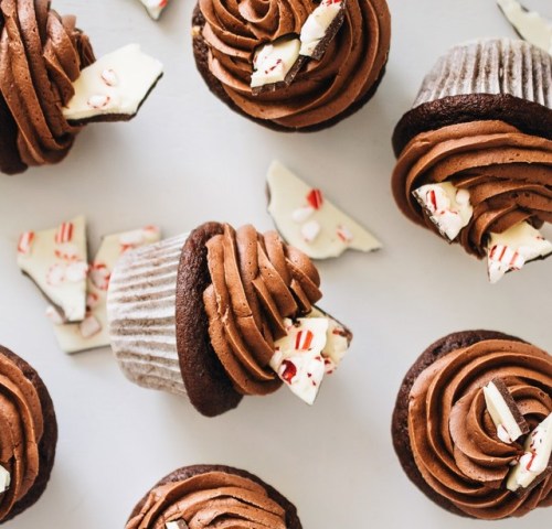 ugly–cupcakes: Chocolate Peppermint Bark Cupcakes