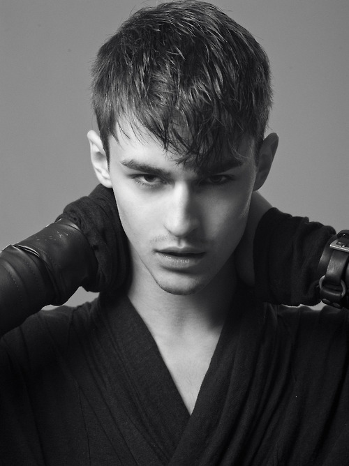 boys-x-boys:  Nick Bratanek is super handsome. ♥ 