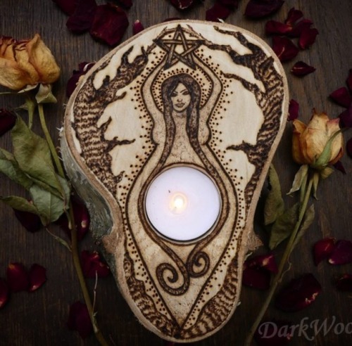wiccamoonlight: via darkwoodenpath I adore these.
