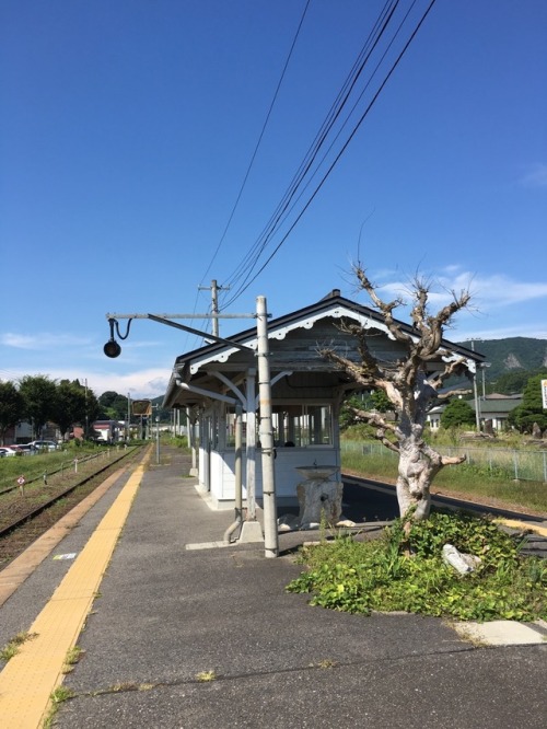 福島県磐越東線神俣駅にて撮影。 のどかな駅です。2017.9.10 Train at Kammata station in Fukushima prefecture of Japan. It is i