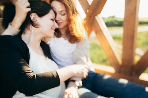 girl kissing girl