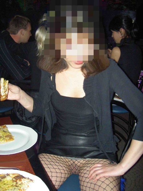 XXX public-exhibitionists:  Fishnet flasher.See photo