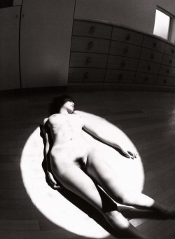 love-inavoid:  Kishin Shinoyama 