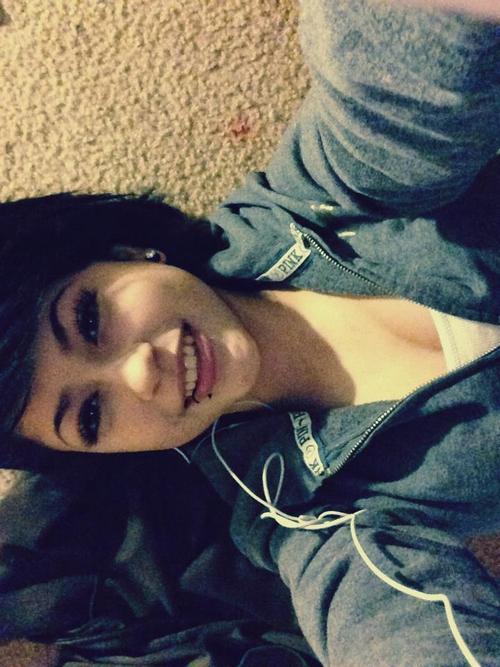 ohshit-itsviviana:  Shut up im cute C: lol 