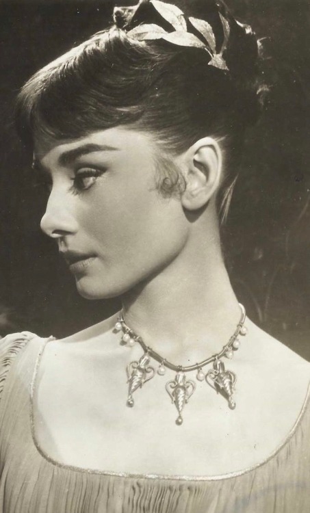 opalinedream:Audrey Hepburn