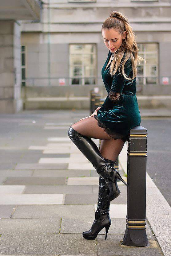 boots &amp; pantyhoseMore pantyhose :https://pantiesimperiium.blogspot.com/search/label/pantyhosehttps://www.facebook.com/tightsmag/
