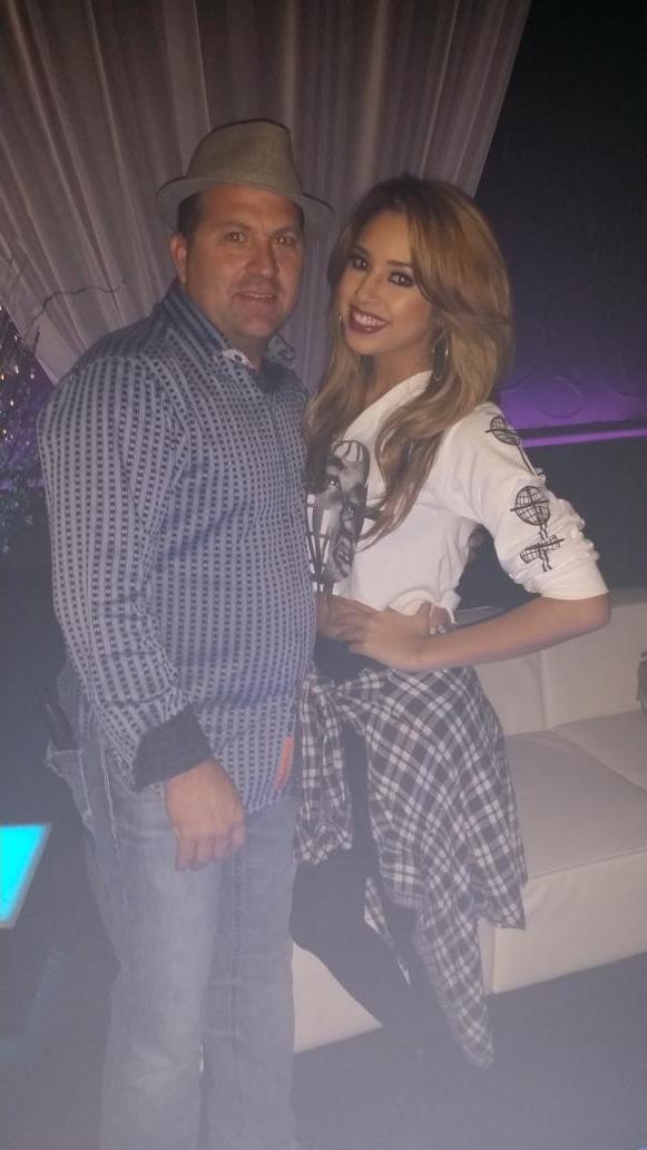 jasminev-news:  @ICELoungeSA: Jasmine V performed at ICE Lounge her new hit ”