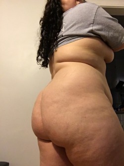 beanybabie:  FAT FAT FAT FAT ASF FAT BOTTOM FAT BELLY FAT FAT FAT AND HOT ASF yes I’m posting this to piss off fatphobics Suck my fat pussy bitches