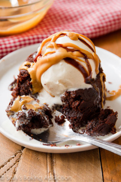 foodsforus:    Peanut Butter Chocolate Lava Cakes   