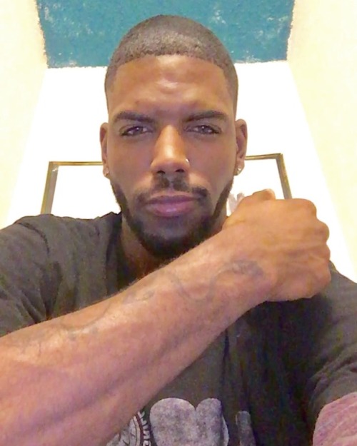 blackboysrock: Lyndon Bell   Sc @lyndonbell11  Instagram @lyndon.bell 🙌🏿🙌🏿 