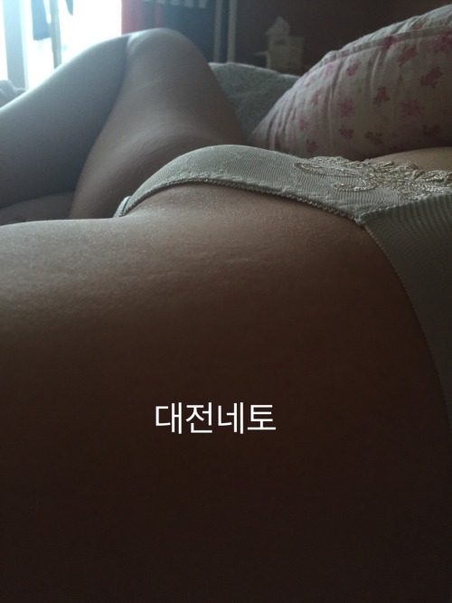 neto-dj: 슬슬 더워지니 와이프가 벗고 지내기 시작하네요~