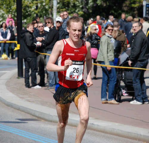 messypoo92: Runner shit himself but kept going