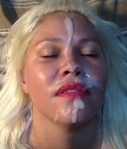 amiesplayground:  I love A Huge Facial!!!! Reblog and like if you want more of me!!! I love comments!!!!    Tasty look!