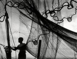 Furtho:  Fosco Maraini’s Fisherman With Nets On The Sea Of Japan, 1953 (Via Alcarbon68) 