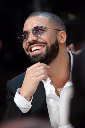 yourfavoritemales:  daddy was looking scrumptious at the ama’s