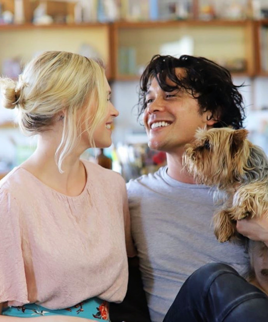 Eliza Taylor & Bob Morley Bb958ae1f3793df36ca669e6743e0ea7e538c642