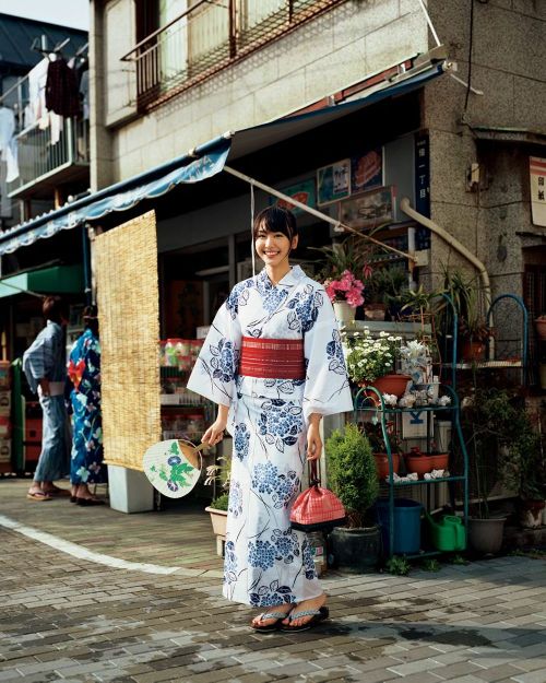 girlsinkimono:  Yui Aragaki