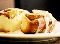 do-not-touch-my-food:  Cinnamon Buns
