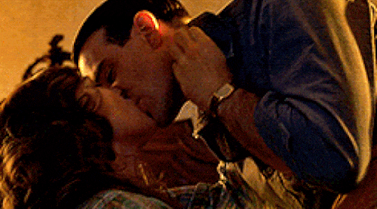 A Guide To Charlie Cox's Kissing Method: