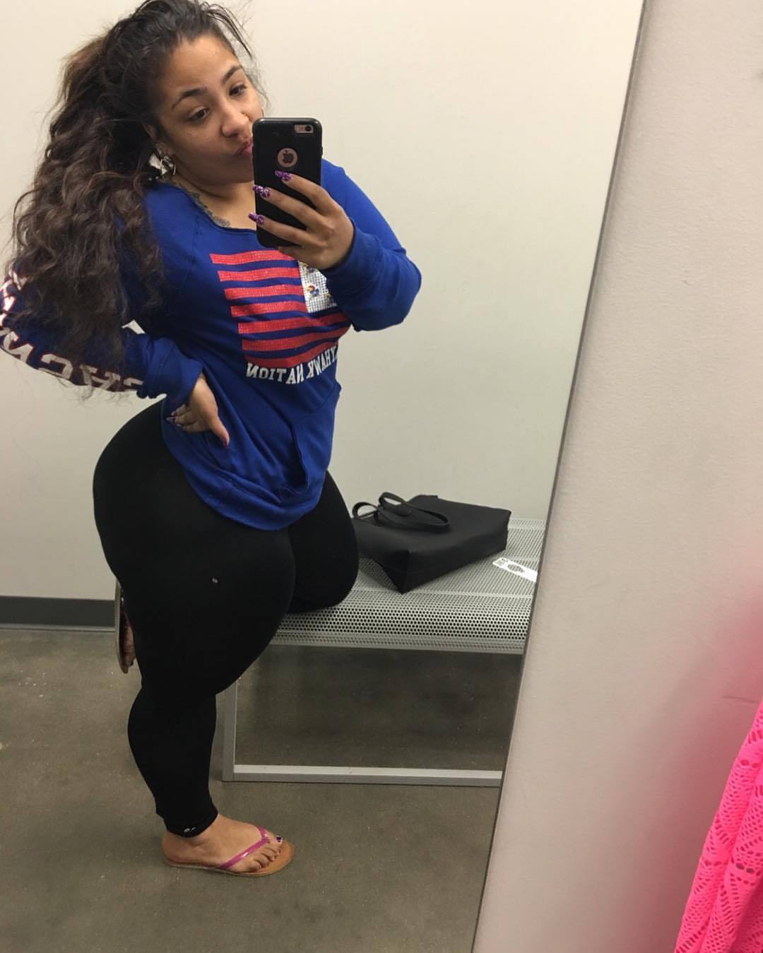iambeautymeetsbooty2:  @miss_latinlust22 iambeautymeetsbooty2.tumblr.com 