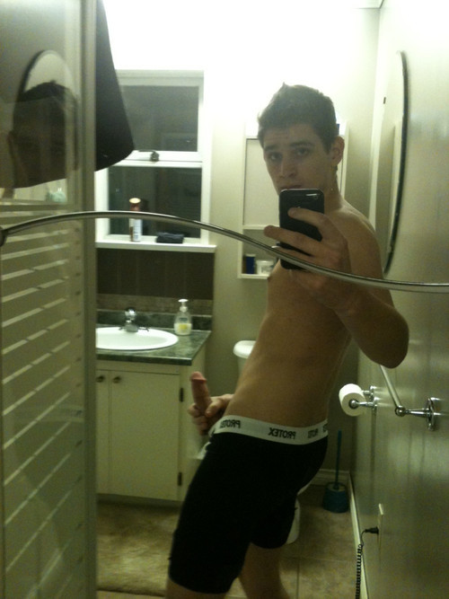 collegeboysnaked:  good