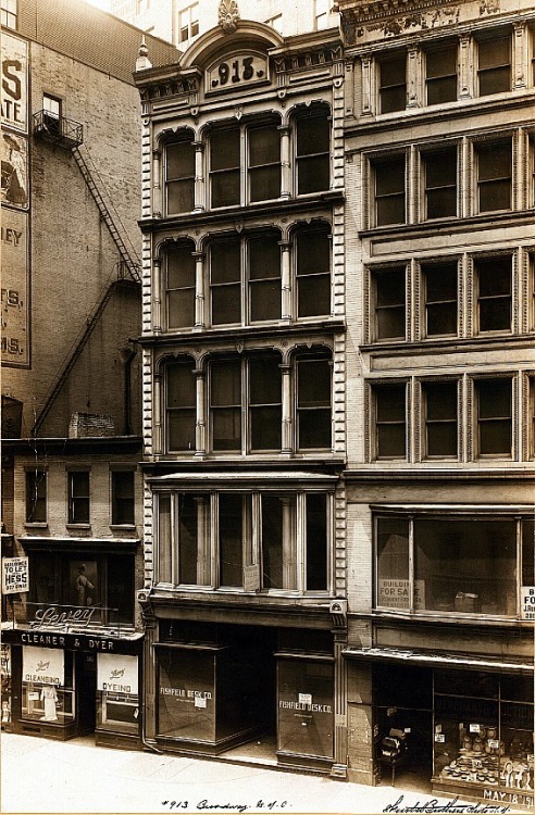 the1920sinpictures:1914 913 Broadway, south of 21st Street and east of Fifth Avenue in the Flatiron 