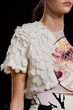 skaodi:  Details from Giambattista Valli Spring/Summer 2015. Paris Fashion Week.