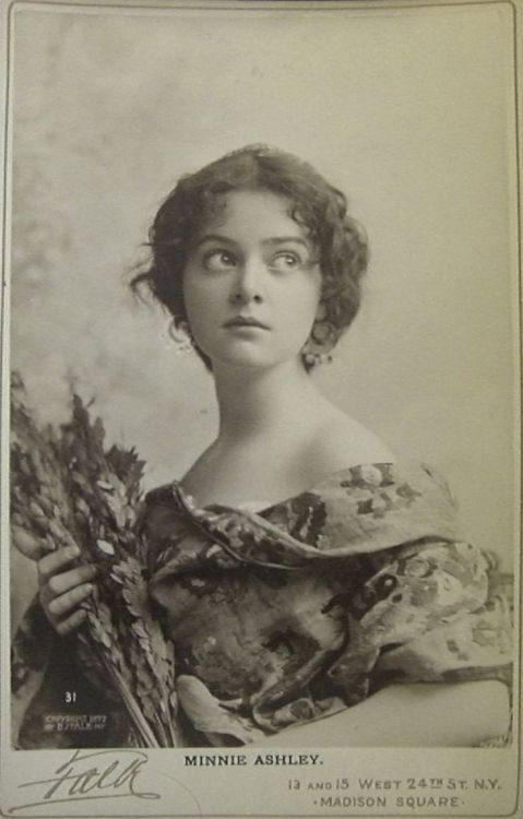 CosetteMinnie Ashley (Actress, Singer and Dancer), 1897